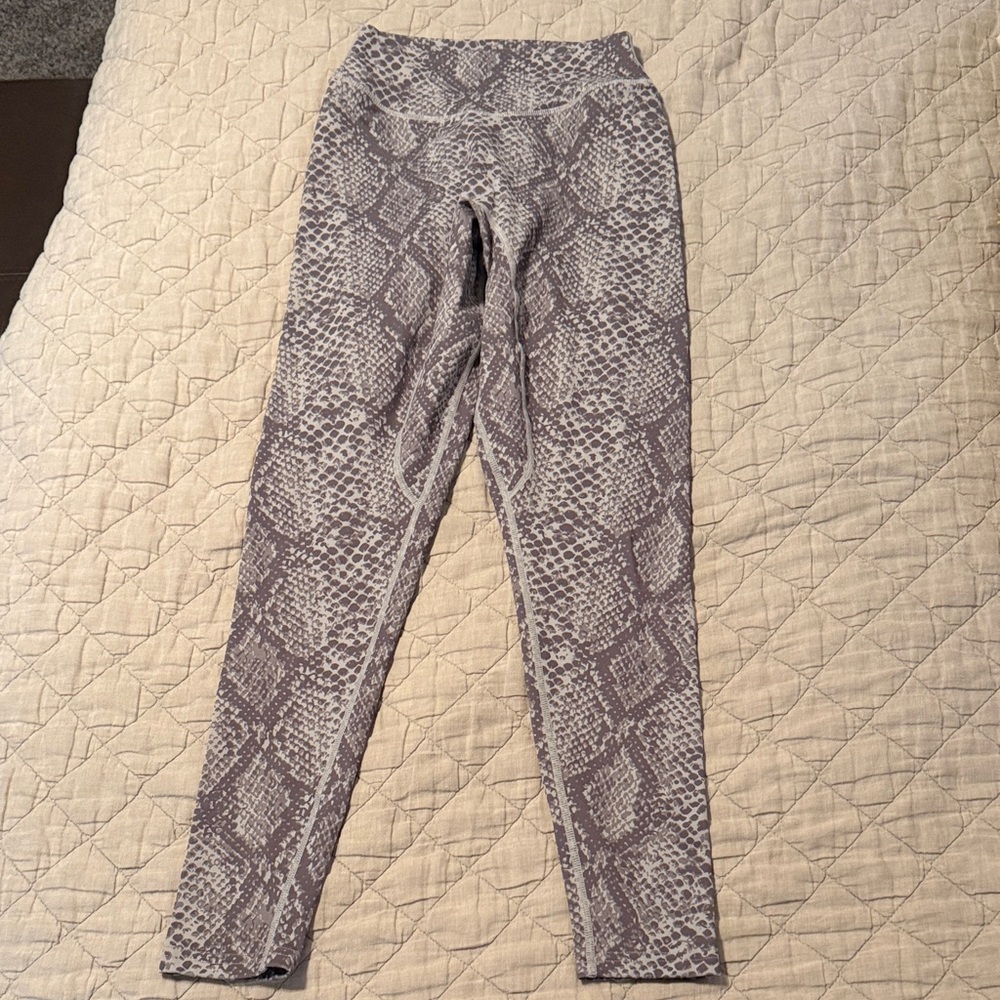 Women's Snake-Print Leggings - Light Gray